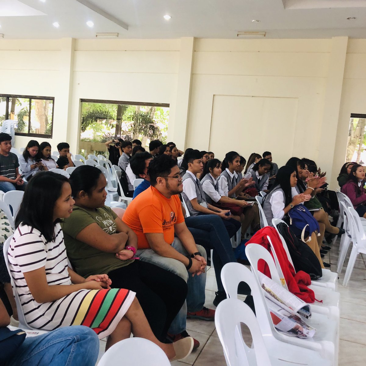 MovePH's tweet photo. Our fact-checking wokshop will start in a bit! But before that, Rappler’s @raisaserafica gives a talk about harnessing social media for social good. #MovePalawan https://t.co/XdPyFGOYze