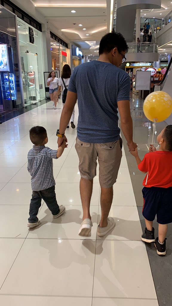swennietodd's tweet photo. When your nephews love your boyfriend more than they love you 😭 dili na magpagunit sa auntie! https://t.co/dKImWuZZ5T