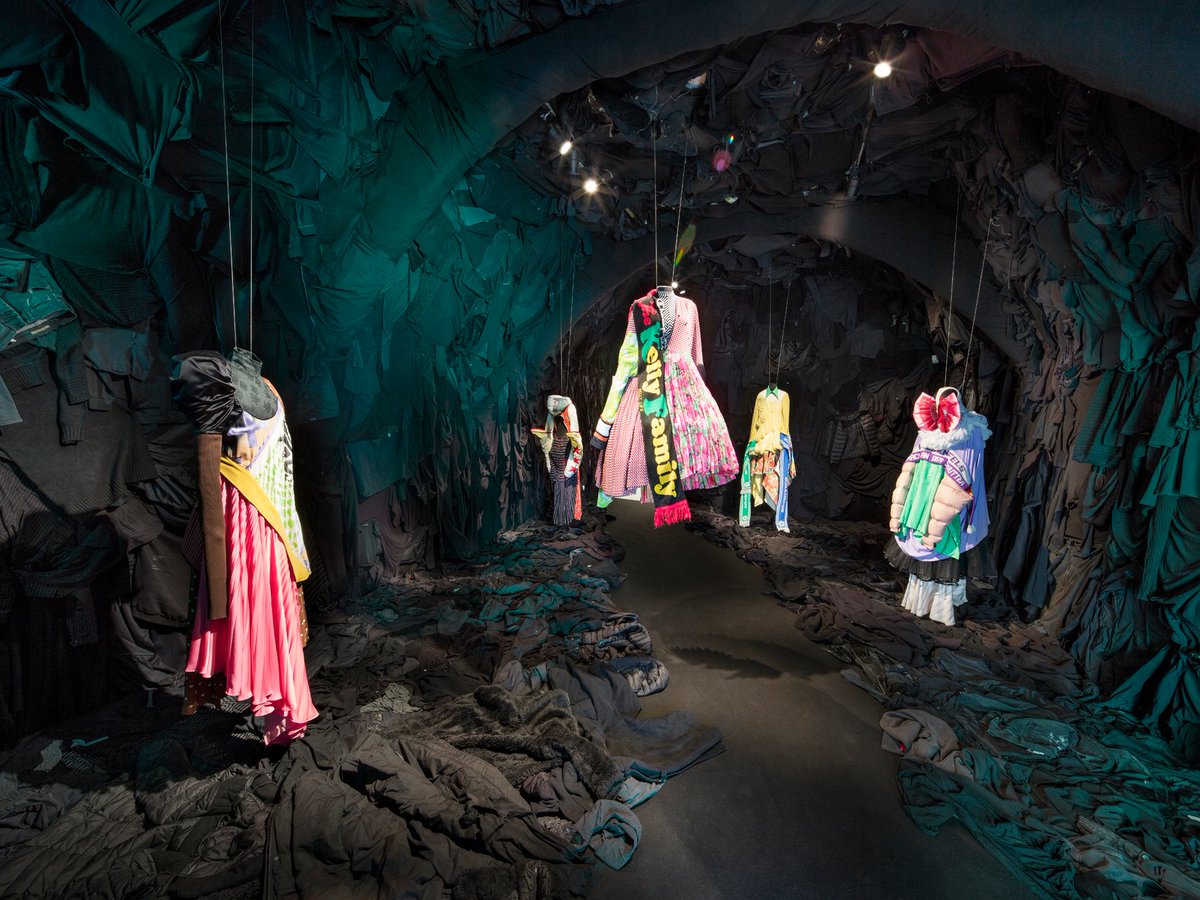 LegerdesHeilsReShare tweet media