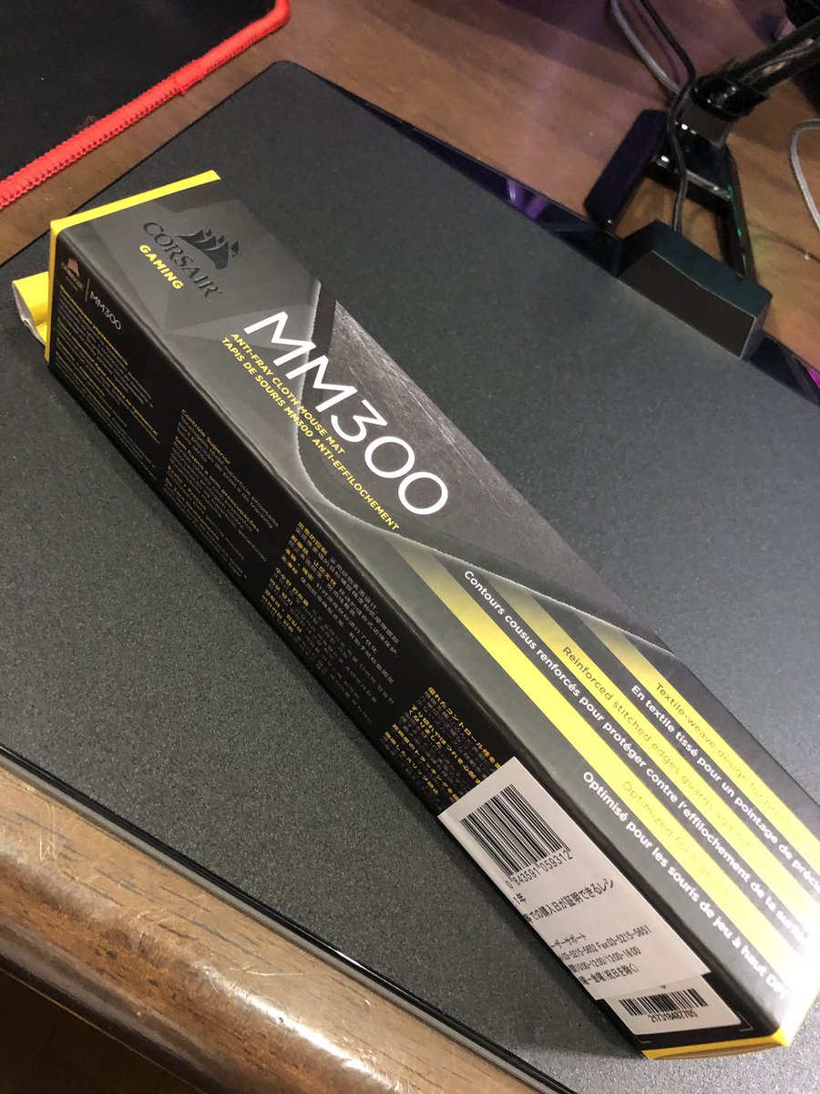 kazuPC3's tweet photo. プラの感覚が微妙なとこにミカンさんから布ひけばってことでcorsairのMM300(スモール)買ってみた😃
ミディアムだとライティングが隠れちゃうからスモールにしました。
使用範囲的にも何とか大丈夫そう☺️
布でも表面かなり滑りいいですわ👍
#corsair
#MM800
#MM300 https://t.co/rxNmk4DxG1