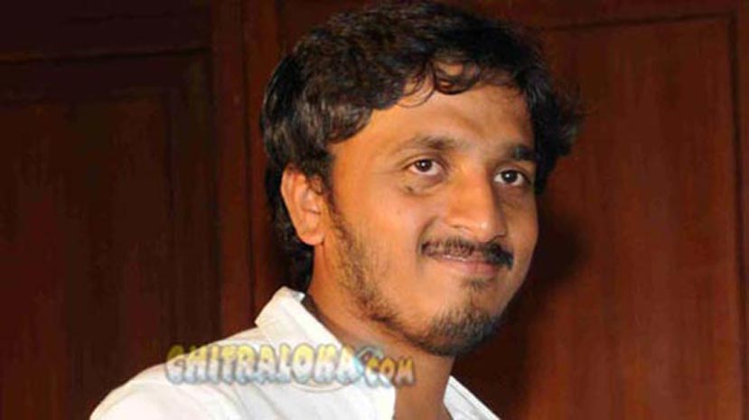 chitraloka's tweet photo. A P Arjun Takes Over As The Producer Of 'Kiss'
https://t.co/mRJmS3SsNx
#Chitraloka #Kiss #arjunAP https://t.co/Duu8KWUhio