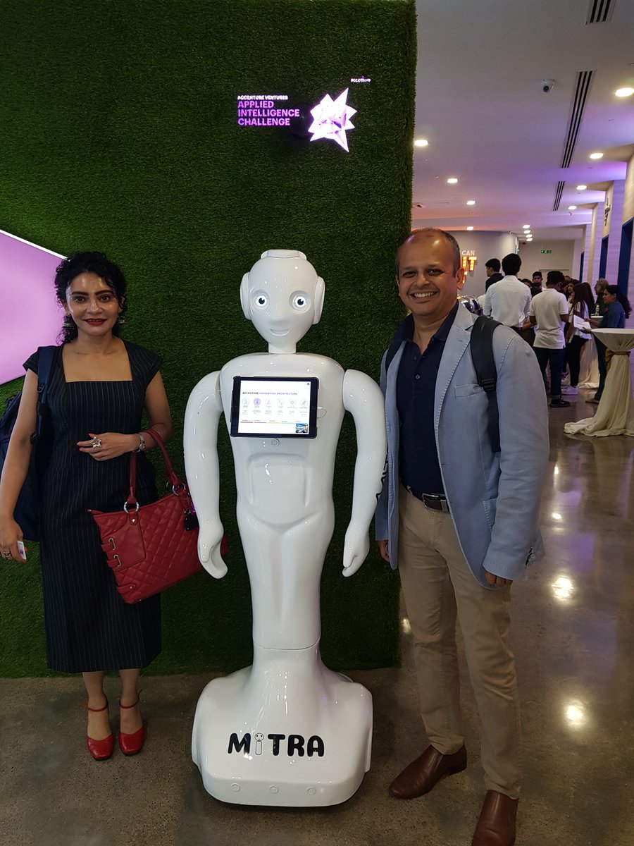 Say 'AI' to Mitra! Our interactive partner for the day, welcoming guests to the <a href="/Accenture/">Accenture</a> #AppliedIntelligenceChallenge <a href="/MitraApple/">AppleMitra</a> <a href="/YourStoryCo/">YourStory</a> <a href="/isdimumbai/">ISDI Mumbai</a>