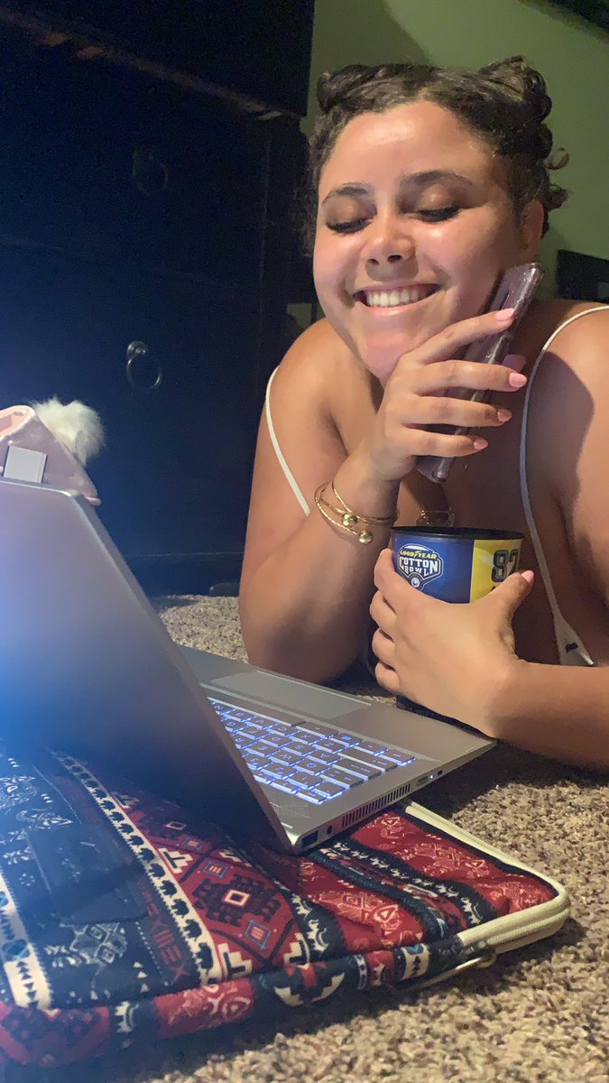 jayycee456's tweet photo. Homework dateeeeee💕 #dathairdoe https://t.co/m3atSr6c3r
