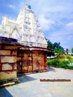 india_temples's tweet photo. Sri Chathurmukha Brahmalingeshwara Swamy Temple at Chebrolu https://t.co/faos6yuu7T https://t.co/dBd6ppmu7D