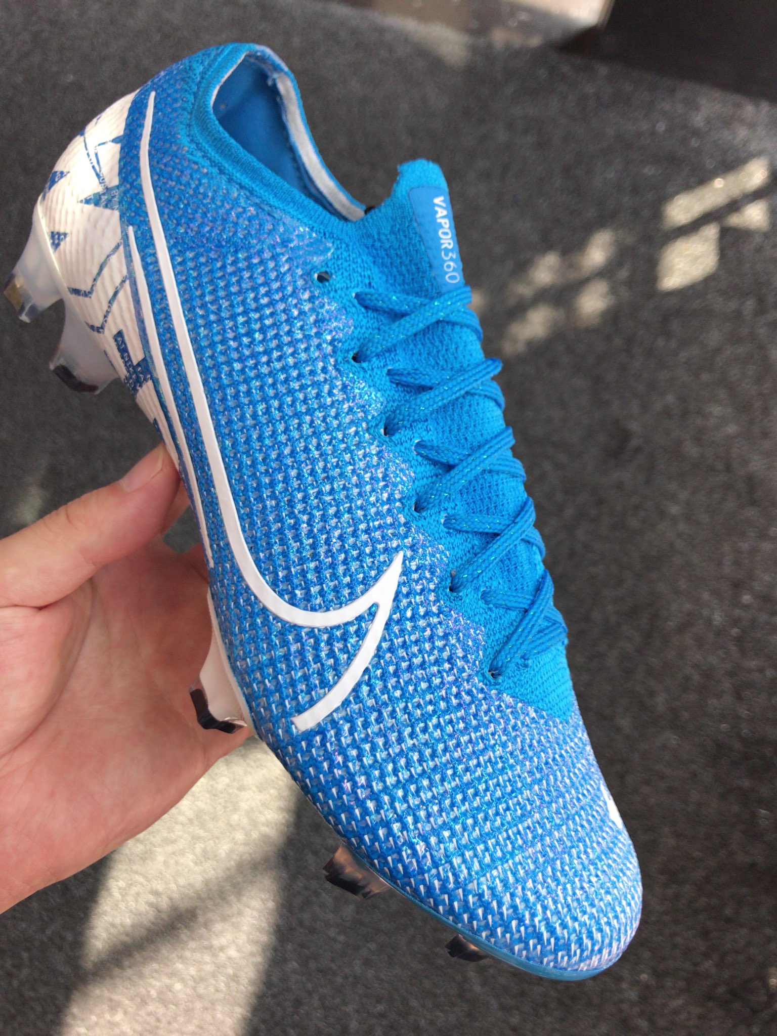 Ko19 新しいマーキュリーアルのアッパーはすごい柔らかくていい感じでした 発売が楽しみ サッカースパイク ナイキ マーキュリアル T Co Tsn8ahdu77 Twitter