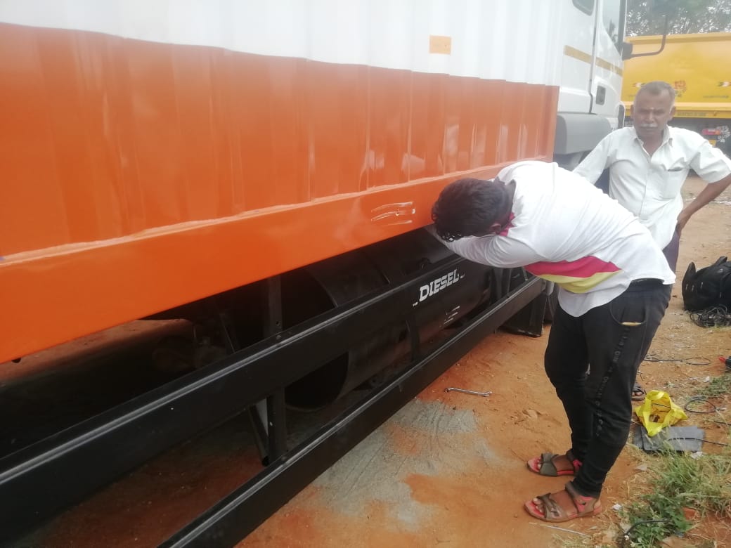 magivatech's tweet photo. We have successfully installed Fuel Monitoring System And GPS Device  in Sri Sakthivel Murugan vehicle at Avinashi. Thanks to Sri Sakthivel Murugan management for their cooperation. For Free Demo 98417 01781 https://t.co/4uRCNsbs3t