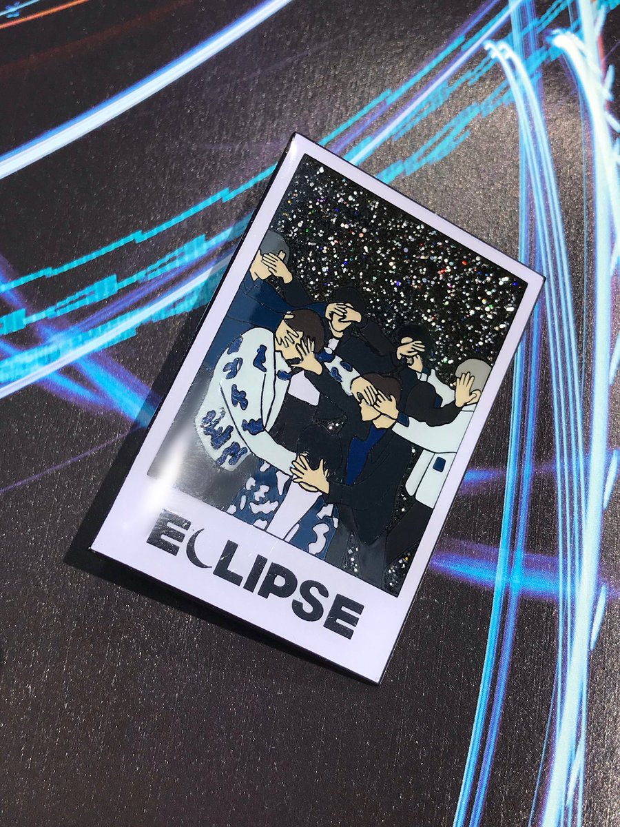 EunnisePins's tweet photo. Our beautiful eclipse pins are in and we are absolutely in love! Look at that sexy black sparkle thooooo 🤤🖤
#GOT7 #갓세븐 #GOT7_SPINNINGTOP #got7eclipse @GOT7Official 

IMPORTANT ANNOUNCEMENT continued https://t.co/HxPMDzN3mw