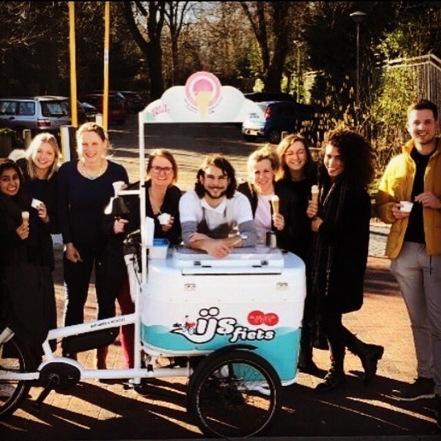 Het RIVM heeft het Nationaal Hitteplan afgekondigd, dus dat betekent vandaag veel drinken en natuurlijk een ijsje kopen bij Thijs van de ijsfiets! App Thijs op 06-47 62 46 31 en hij komt naar je toe met een heerlijk verkoelend ijsje. #mediapark #mediaparkhsum #thijsdeijsfiets