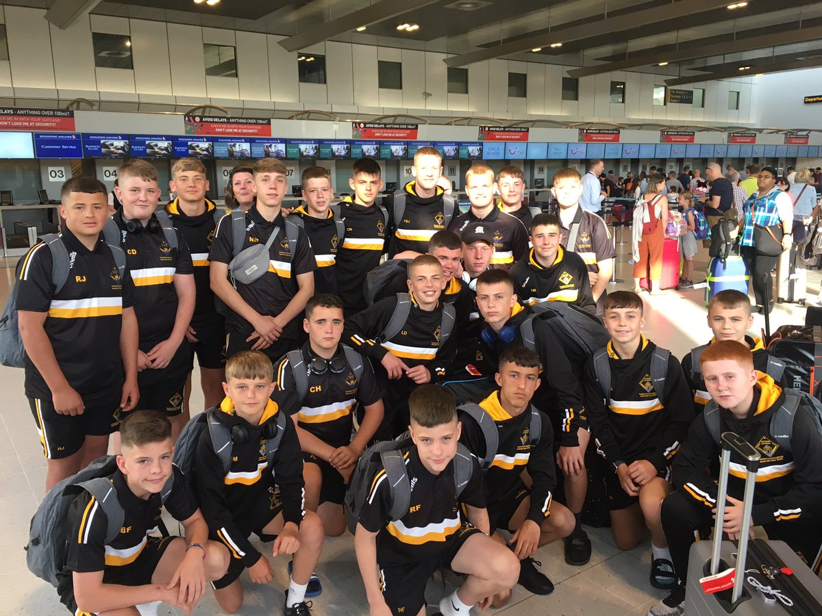 CastlefordPE's tweet photo. Made it to Manchester Airport... just about to check in ✈️ 🇦🇺 https://t.co/xibaBEtPKC