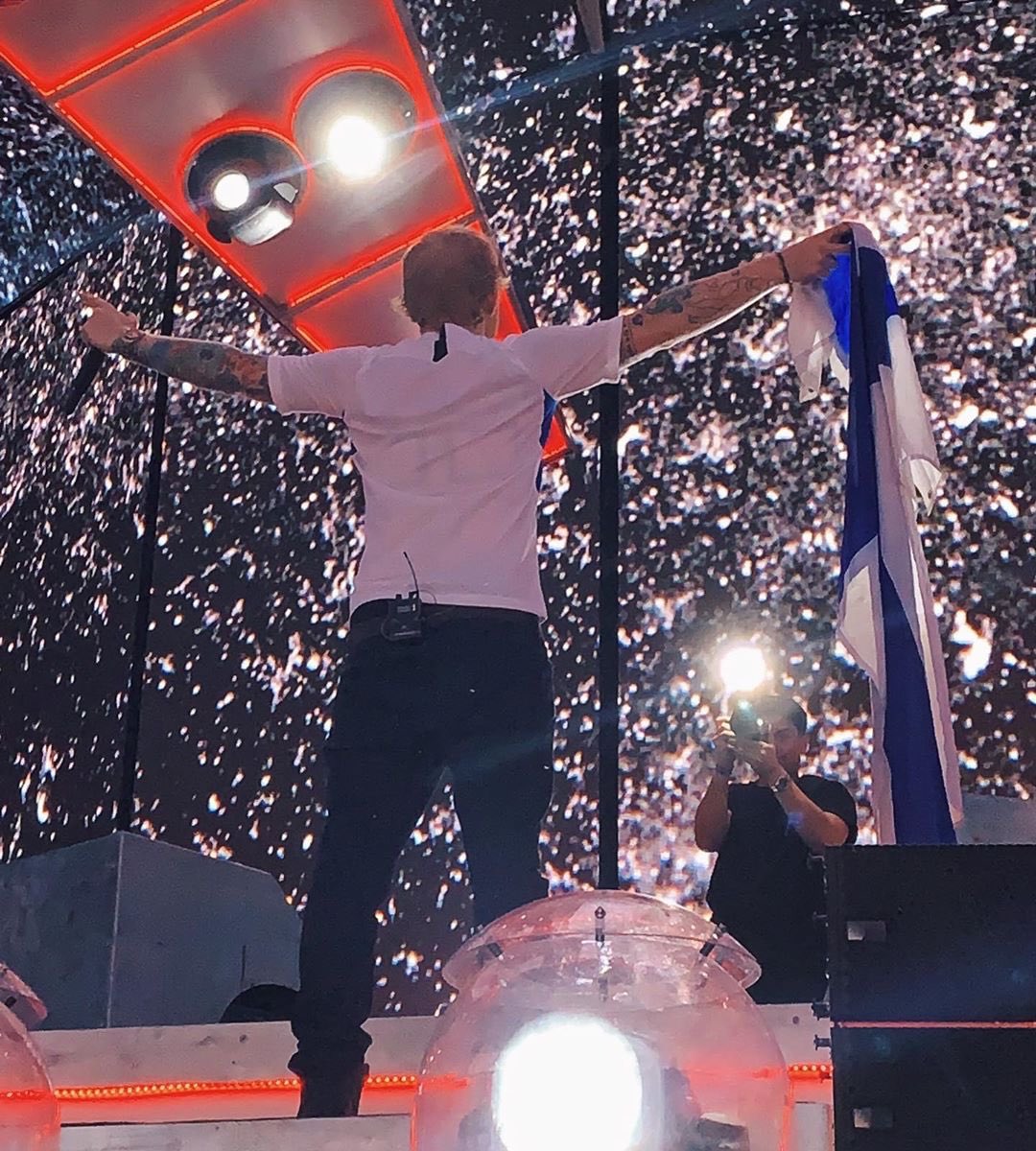 EdSheeran_EU's tweet photo. Helsinki!

📸 lustforlemons &amp; geahaleyi https://t.co/dKGpueDsjE