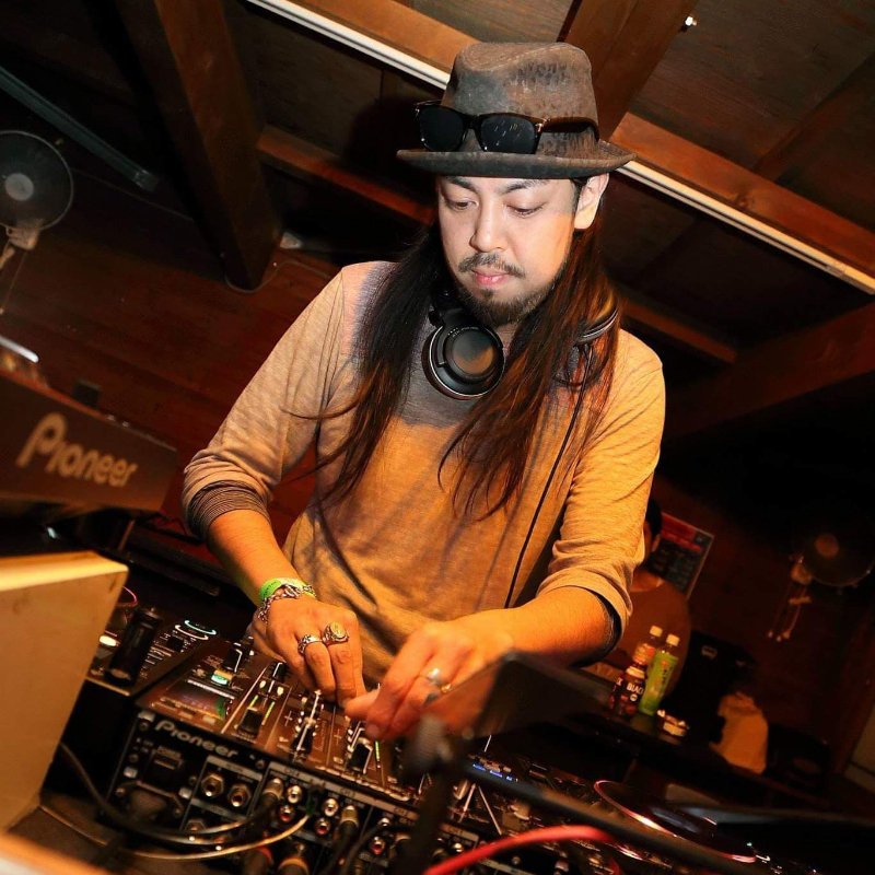 【8月5日（月）DODGY DEALS CLUB × OTHERTHEQue!】 
コラボパーティ第4弾には、Optimo主宰レーベル〈Optimo Music〉とライセンス契約を交わした弱冠21歳のフィメールDJ、Vanessa Wormが初来日で登場！