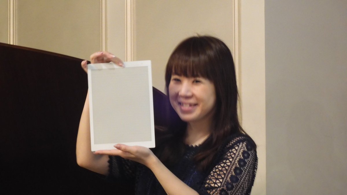 山田祥平 Syohei Yamada On Twitter 富士通クライアントコンピューティングが電子ペーパー クアデルノ を量販店販売開始 同時にスマホアプリとmacosアプリを提供開始 これまでwindows Pcが必須だった環境が大幅バージョンアップ 本体がwifiアクセスポイントとして