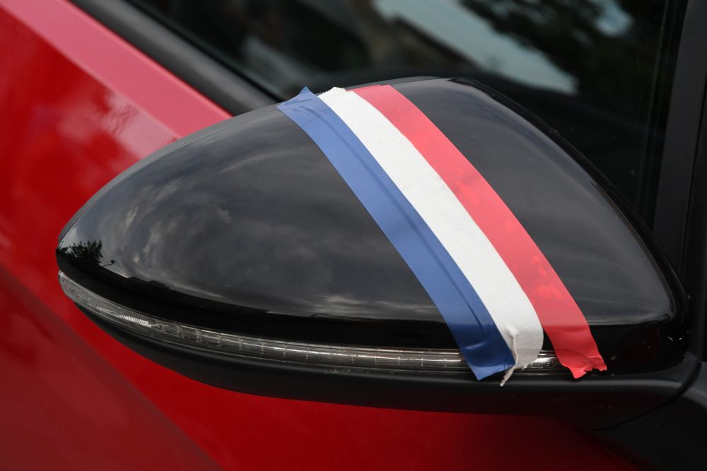 So who can guess who's this car belongs to with a few additions from <a href="/MosesTom/">Tom Moses</a> 😂 #stripes