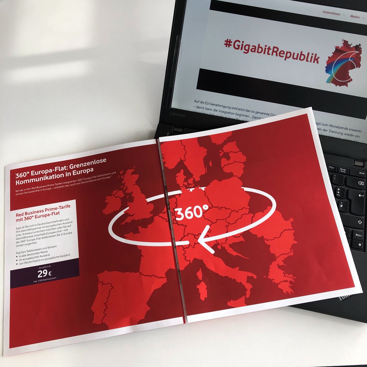 m_grabowski_'s tweet photo. Da ist man kurz im Urlaub und dein Team launcht ein neues
Tarifportfolio #PRIME bei dem man endlich nach ganz Europa und in ganz Europa kreuz und quer telefonieren kann - die 360 Flat und 5G bei Vodafone für @Vodafone_B2B ist gestartet. Ich mache jetzt
öfters Urlaub ;) https://t.co/VnC4oTchuo