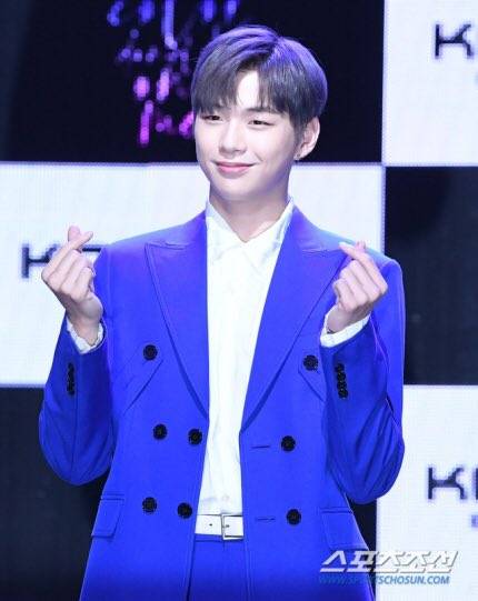 glueaholic's tweet photo. 우리 자랑 옹배우! #옹성우
우리 자랑 ���가수! #강다니엘
ค่ดรู้สึกภูมิใจในตัวเมน ทั้งนักแสดงอง ทั้งนักร���องคัง ㅠㅠㅠㅠㅠㅠㅠ https://t.co/uu3ikiWDDQ