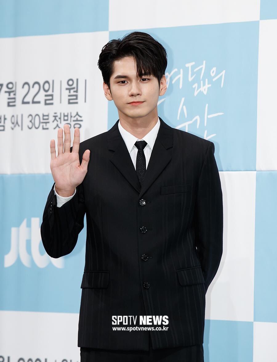 glueaholic's tweet photo. 우리 자랑 옹배우! #옹성우
우리 자랑 ���가수! #강다니엘
ค่ดรู้สึกภูมิใจในตัวเมน ทั้งนักแสดงอง ทั้งนักร���องคัง ㅠㅠㅠㅠㅠㅠㅠ https://t.co/uu3ikiWDDQ
