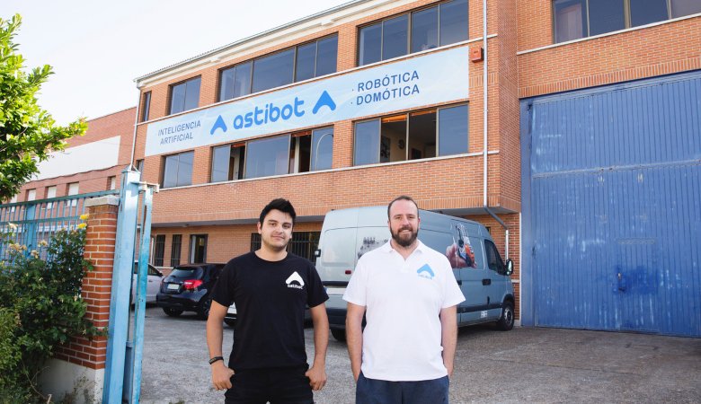 #PremiosElReferente2019

🍇 <a href="/Empresa_Astibot/">Astibot</a> es el robot que automatiza la poda en los viñedos en espaldera

🎤 "El valor que aportamos al mercado es el ahorro exponencial en costes y la mecanización de un proceso manual"

elreferente.es/innovadores/as…