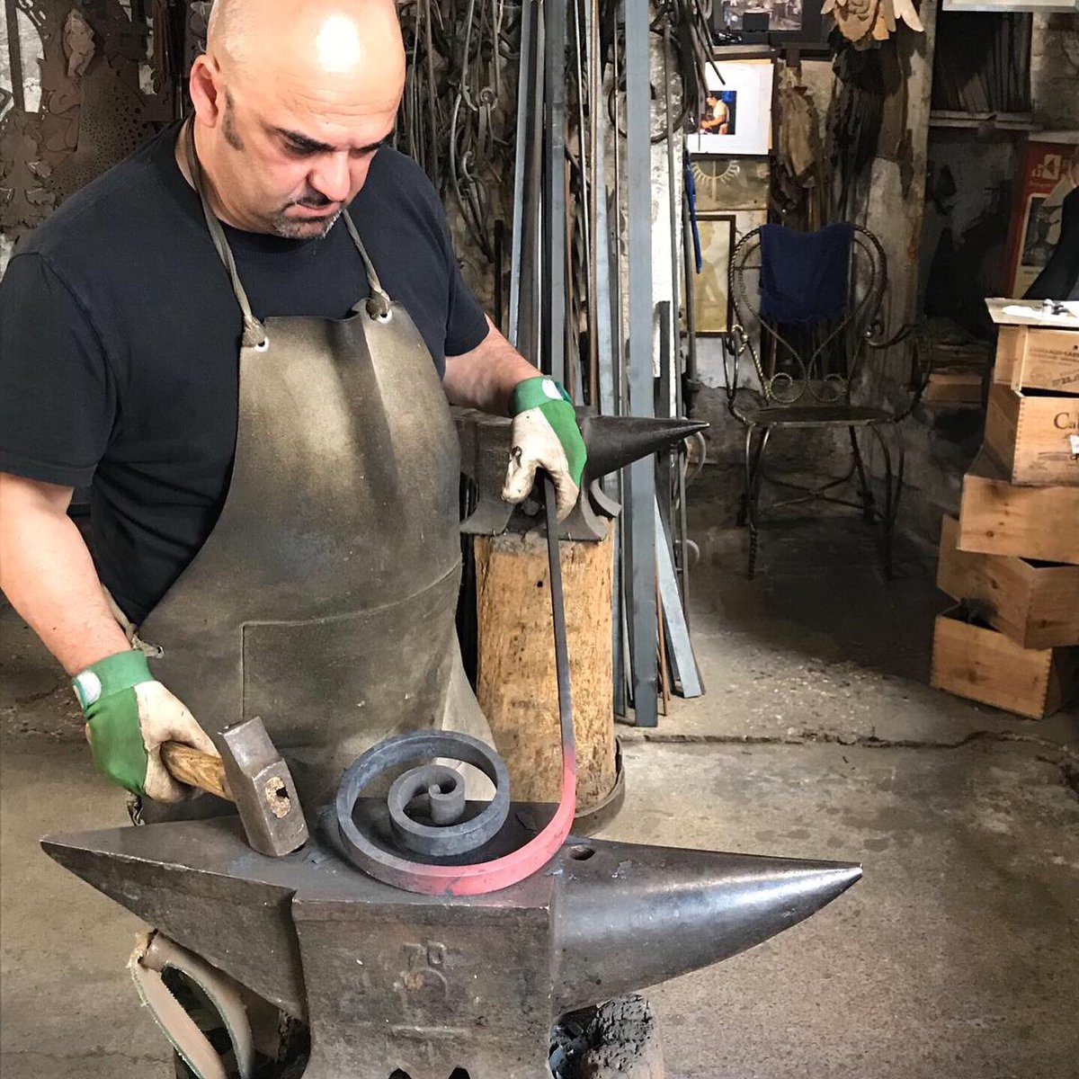 LondonStoneCon's tweet photo. A one off. The making of a handmade lantern for Aldgate Pump, in wrought iron by craftsman. Photos from the famous Bottega Prata workshop in the centre of Bologna, Italy. We are restoring Aldgate Pump for the City of London, with support from @HOLTofLondon. @thegentleauthor https://t.co/VWKxJNRErQ