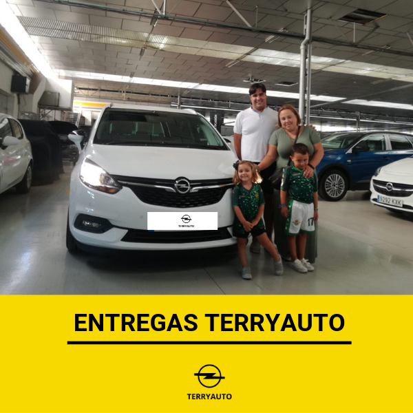 terryauto_'s tweet photo. #EntregasTerryAuto Pablo y familia recogiendo su #OpelZafira⚡ No hay nada como un #coche familiar para empezar a disfrutar de los viajes del #verano 🌞 en familia ¡Gracias por confiar en nosotros! https://t.co/brSbmne0ca