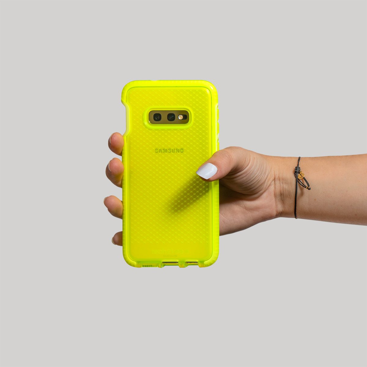 Tech21Official's tweet photo. Got that sunshine in my pocket ☀️ #NeonYellow #EvoCheck #SamsungS10E https://t.co/mIeXBkHNj4