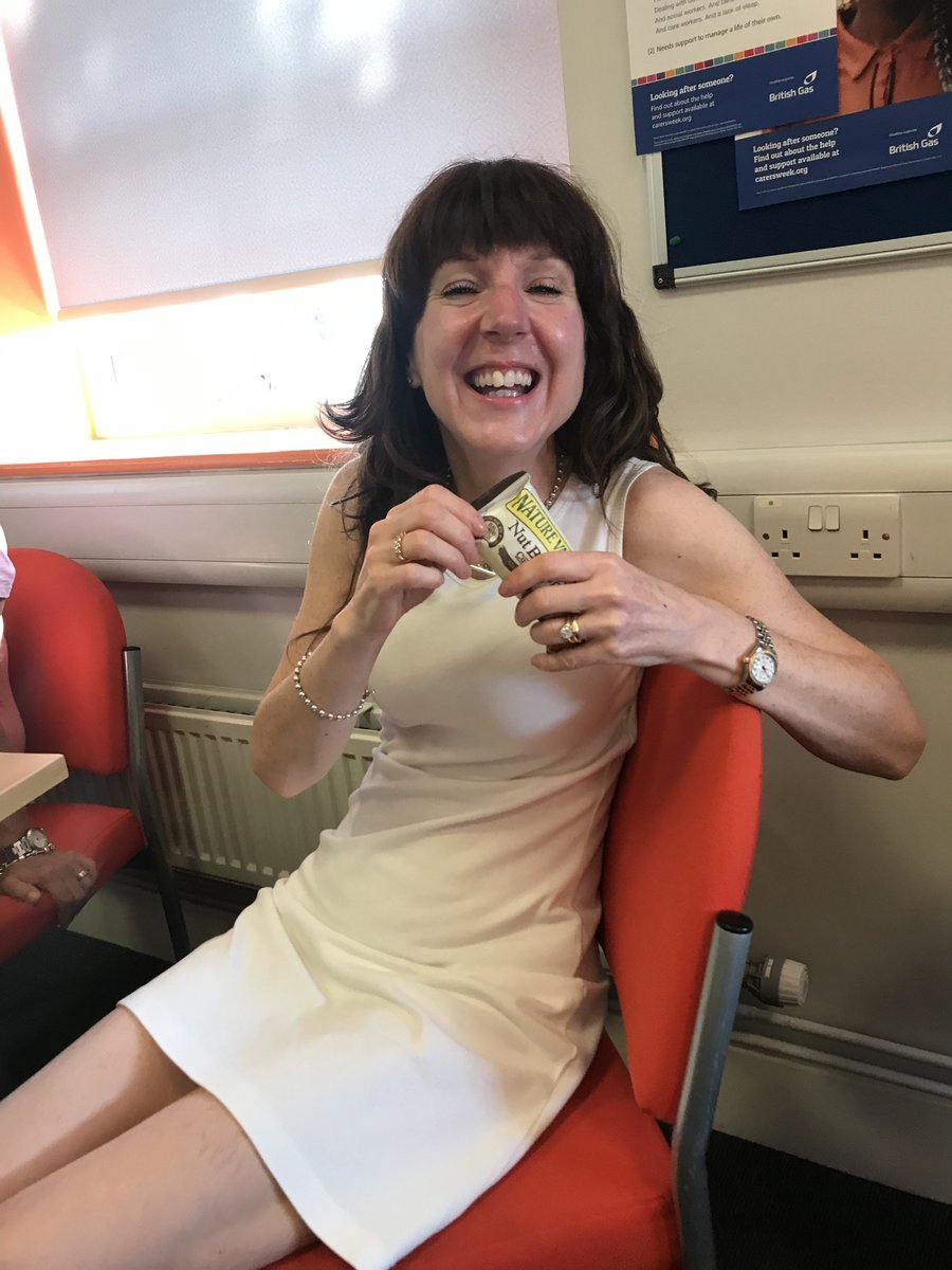 Familywork123's tweet photo. Rachel starts the day with a Nut Butter cup #TheWorkPerk/ #naturevalley/ #nutbutter/ #nutbuttercups/ @TheWorkPerk / @NatureValleyUK
@NottsHCCulture @NottsHealthcare @InvolveT1 https://t.co/F1z5fHiQBu