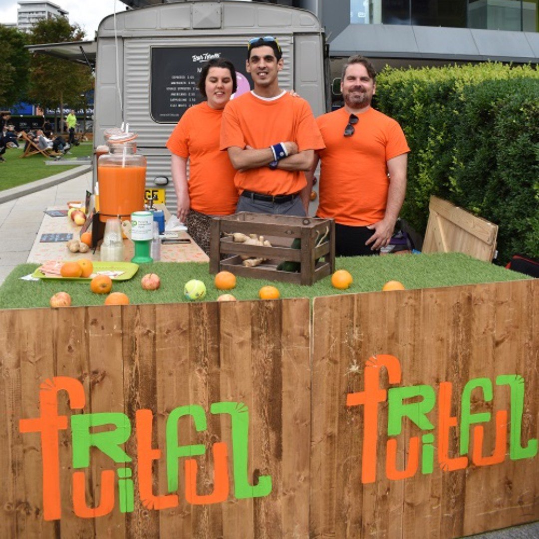 PIPLDN's tweet image. #TrowBackThursday to last week's @Fruitful_PIP pop up at @merchantsqevent when they served delicious @Wimbledon inspired juices. Want more juice for your event? fruifulproject.org.uk #GoodForYouGoodForMe #LearningAbilities #SocialImpact