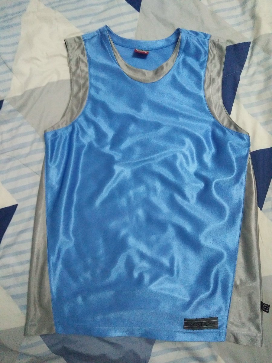 Bas08584387's tweet photo. เสื้อบาสผ้ามันวาว ลื่นๆ
คอกลม Size M
อก 39 ยาว 26.5
ราคา 150 บาท รวมส่ง https://t.co/oCi6jW4rsf