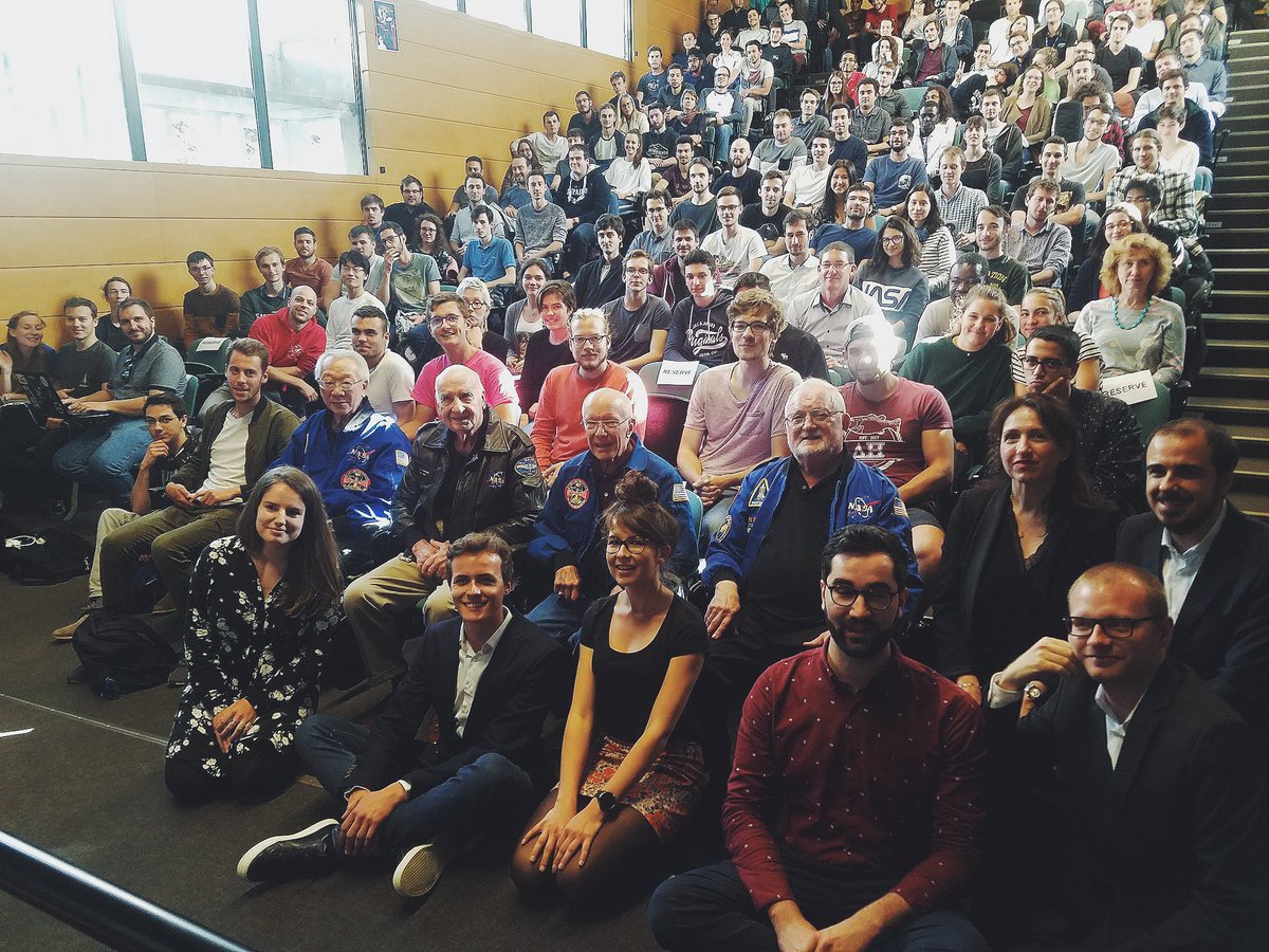 Quand 4 ingénieurs de la NASA sont conviés à une conférence à l'ISAE-SUPAERO, cela donne un superbe moment d'échange et de partage de connaissances et d'expériences. 🚀

Retour sur la conférence "To the Moon back and forward" ➡️ bit.ly/2yd9kbe