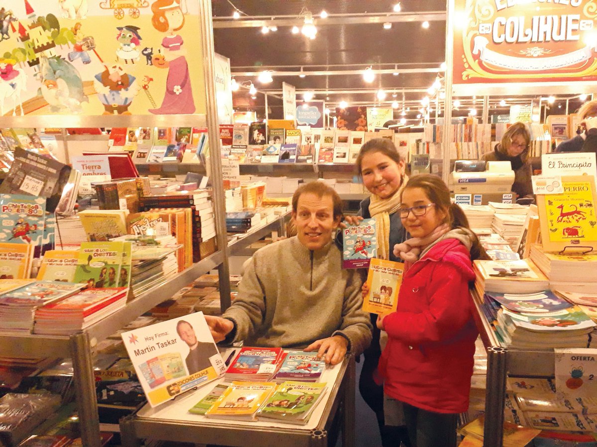 HumorTaskar's tweet image. Arrancaron las firmas! Vamos los Chistes! 
@ferialibroinf @EdColihue #MartinTaskar