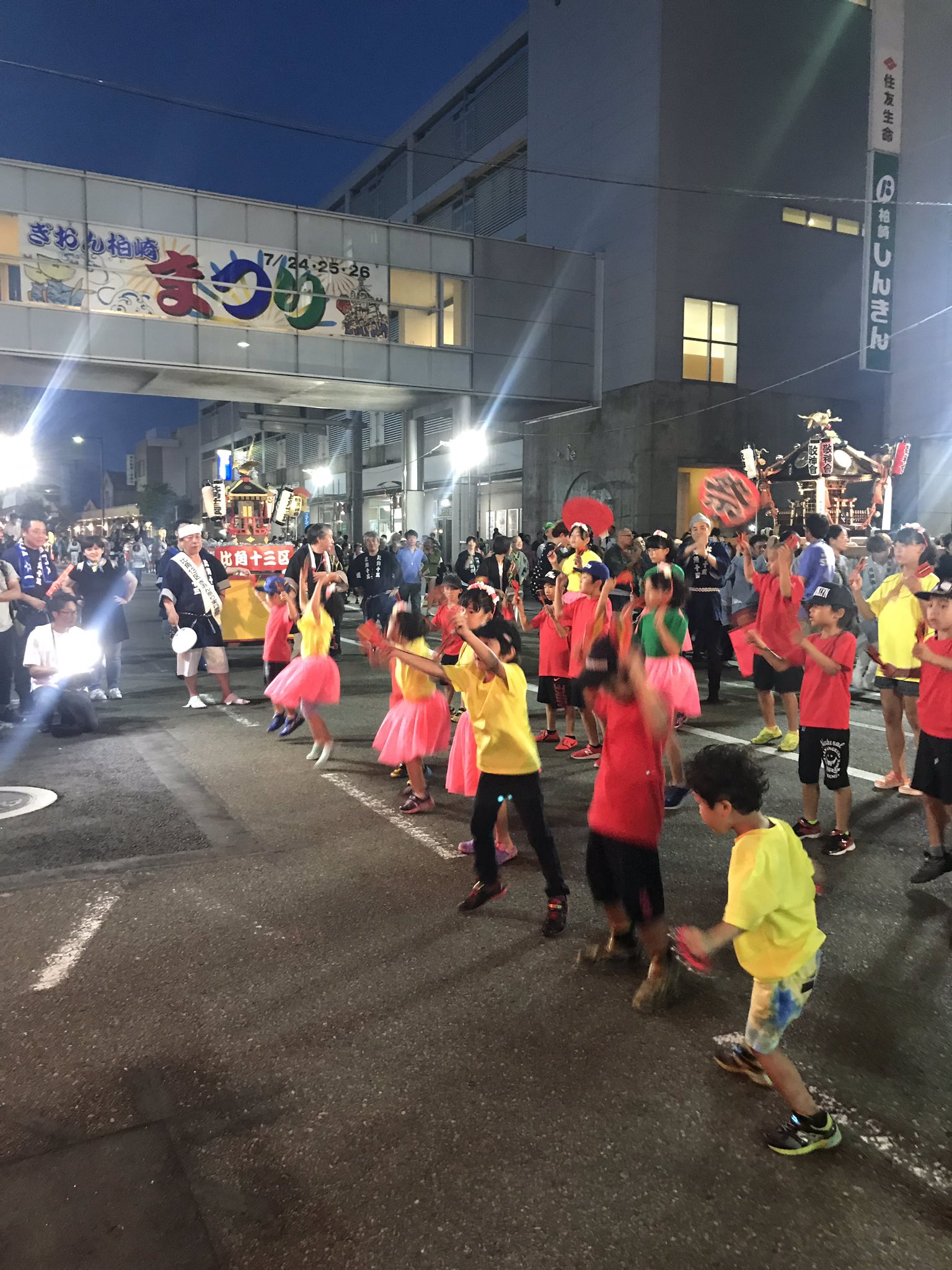 ট ইট র 佐藤 崇 柏崎ぎおん祭り2日目は たるにわか 長女が小学生になったので 神輿も今年初参加 めっちゃ歩いてめっちゃ汗かいてめっちゃ呑んだ 頑張ってたなーチビ達 最終日は海上花火大会だー