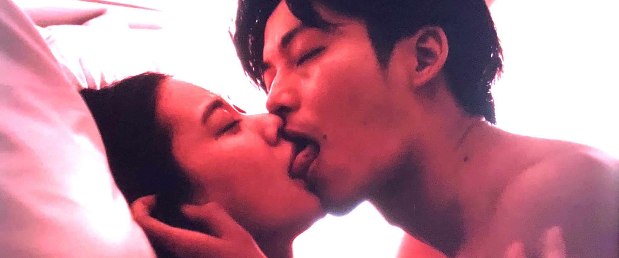 デンスケ 彼女がその名を知らない鳥たち 蒼井優と松坂桃李の濡れ場の生々しさ 奇麗なラブシーンではなく 粘着質な音が聞こえてくるような卑猥さがある T Co Shzgflnqya Twitter