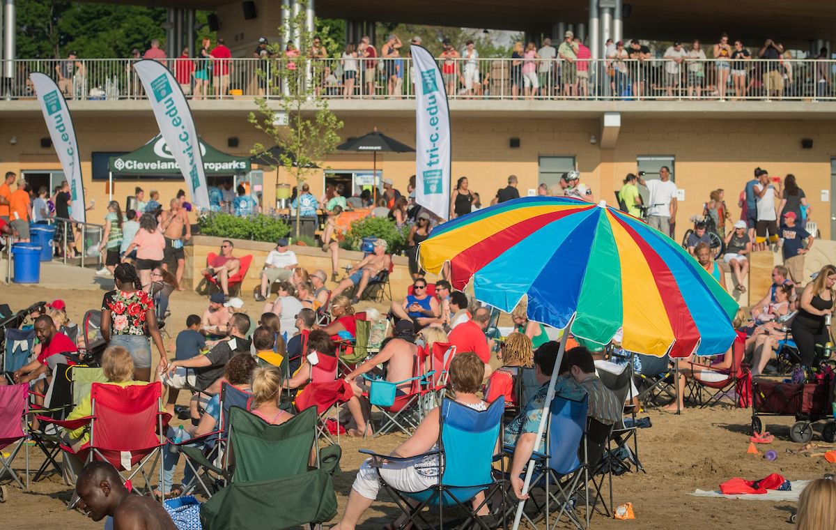 clevemetroparks's tweet photo. #EdgewaterLIVE presented by @TriCedu kicks off at 4:30 p.m. on the Centennial Plaza with performers from the Tri-C Creative Arts Program. Then, at 6 p.m., The Cover Ups will perform on the @Dollar_Bank Stage. See you at the beach! https://t.co/FCfrNwQOcS 🎶 #TimeToExplore https://t.co/G5Y4BLZjnU