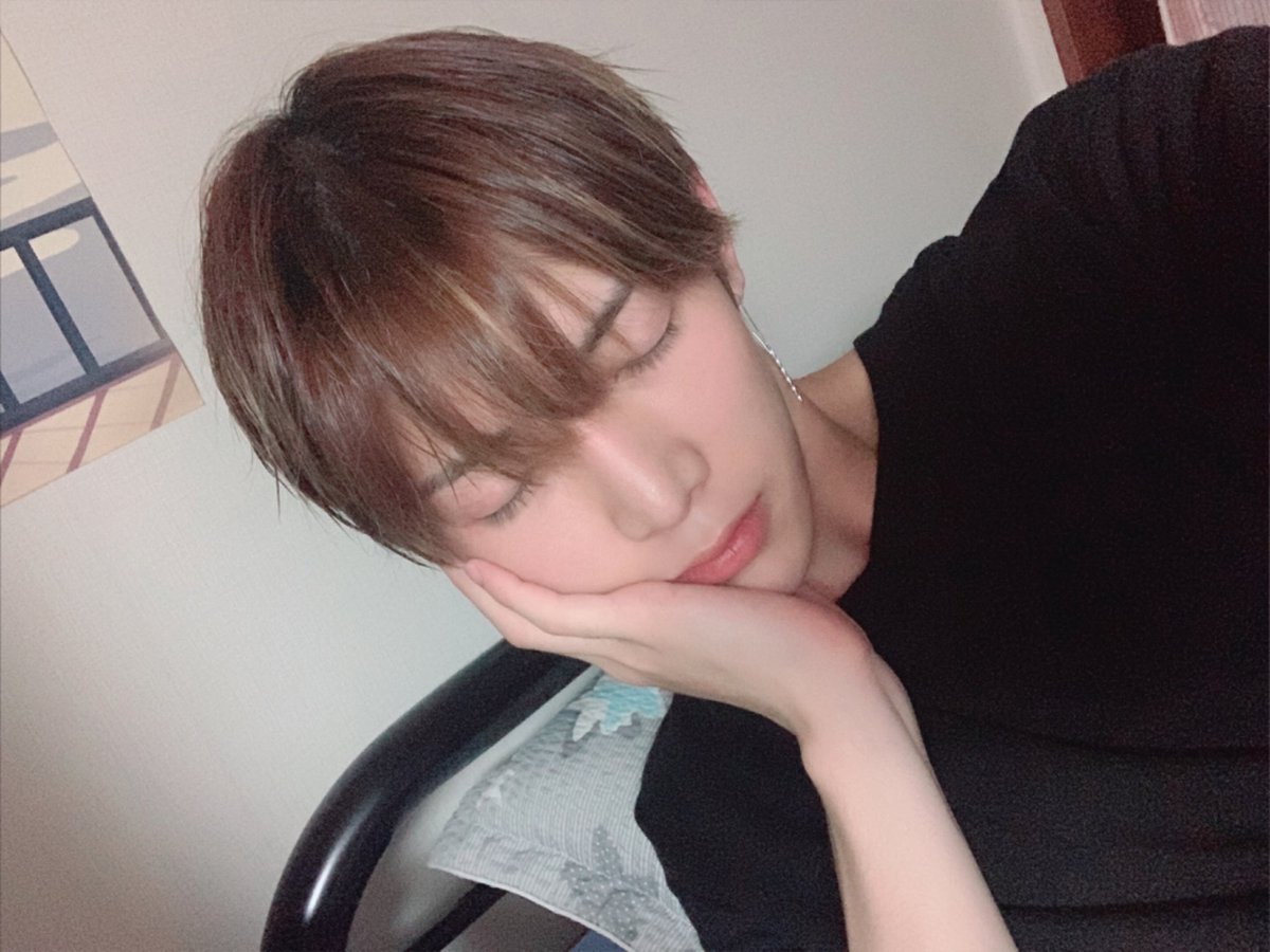 ATEEZofficial's tweet photo. [#여상] 자기 전 씻고 나온 여상이ㅎㅎ
에이티니 잘자요 좋은 꿈 꿔요❤️
#ATEEZ #에이티즈 https://t.co/67s3IssMGG