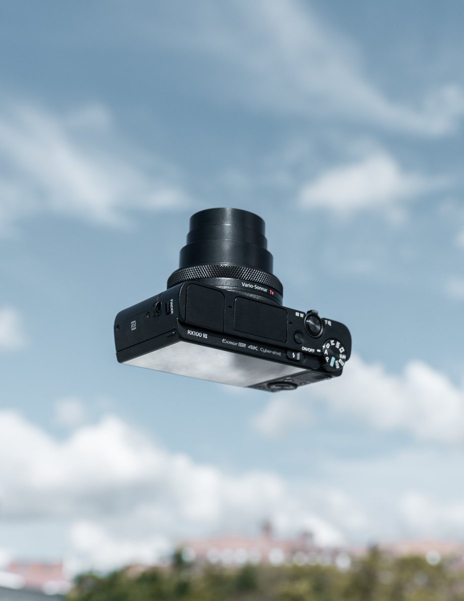 SonyAlpha's tweet image. 📣Announcement: A new generation of compact speed and power has arrived. Meet the all-new RX100 VII. This new #SonyRX compact camera is packed full of technologies that were previously only available in our full-frame models. Learn all the details here: bit.ly/RX100VII