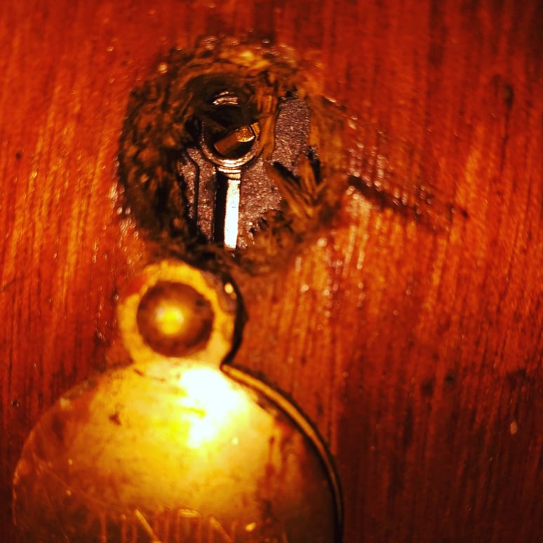 LightningboltLS's tweet photo. Called to Neeps and tatties this morning in Richmond. Key had snapped off in lock. Removed the key, gained entry to the door and replaced the dead bolt for new. #locksmith #richmond #neepsandtatties #northyorkshire  @ Richmond, North Yorkshire https://t.co/bWoysLTbtF