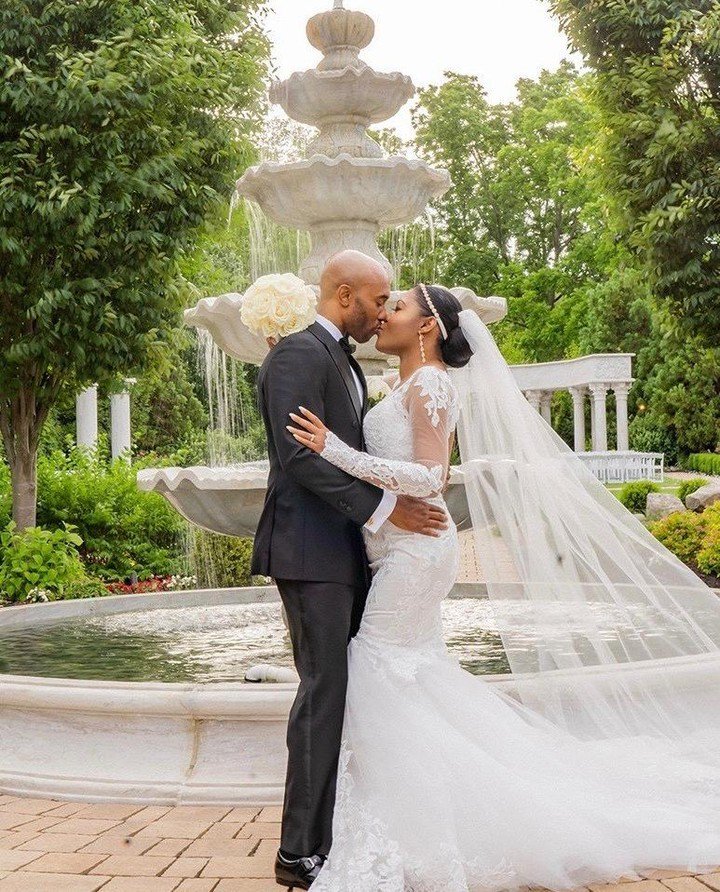 munaluchiBride's tweet photo. Happily Ever After! ❤️⁠
#munacoterie #munaluchibride #munaluchibridal #ido #inlove #blacklove⁠
. . .⁠
Photographer @treneforbesphotography ⁠
Second Photographer @chipdizard ⁠
Planner @eventsbyladyj⁠ https://t.co/YK5yLzffQ7 https://t.co/Y2EuPGuGYI