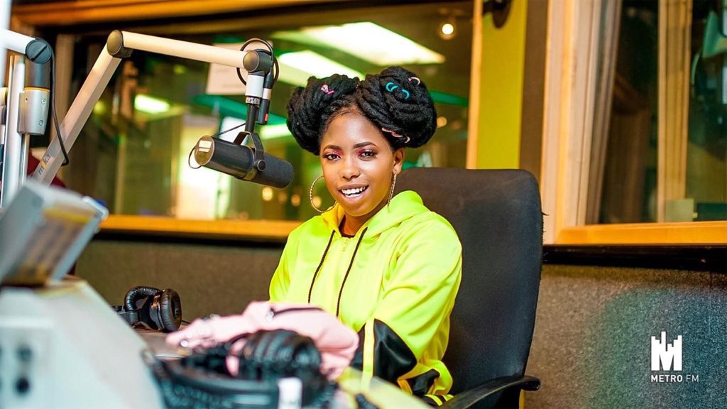 iVolumeBafo's tweet image. Thank you @METROFMSA #TheDriveOnMetro 
#JobWoods drops tomorrow!! 
Cc @moflavadj 

📸 @ztakesnicepics