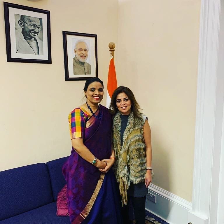 Dr Poonam Gupta OBE (@poonamobe) on Twitter photo “अच्छी किताबे, और अच्छे लोग तुरंत समाज में नहीं आते, उन्हें पढ़ना पड़ता है। ” ❤️
<a href="/Anjuranjan/">Anju Ranjan</a>
#ThursdayMotivation #ThursdayThought
#Hindi “अच्छी किताबे, और अच्छे लोग तुरंत समाज में नहीं आते, उन्हें पढ़ना पड़ता है। ” ❤️
<a href="/Anjuranjan/">Anju Ranjan</a>
#ThursdayMotivation #ThursdayThought
#Hindi