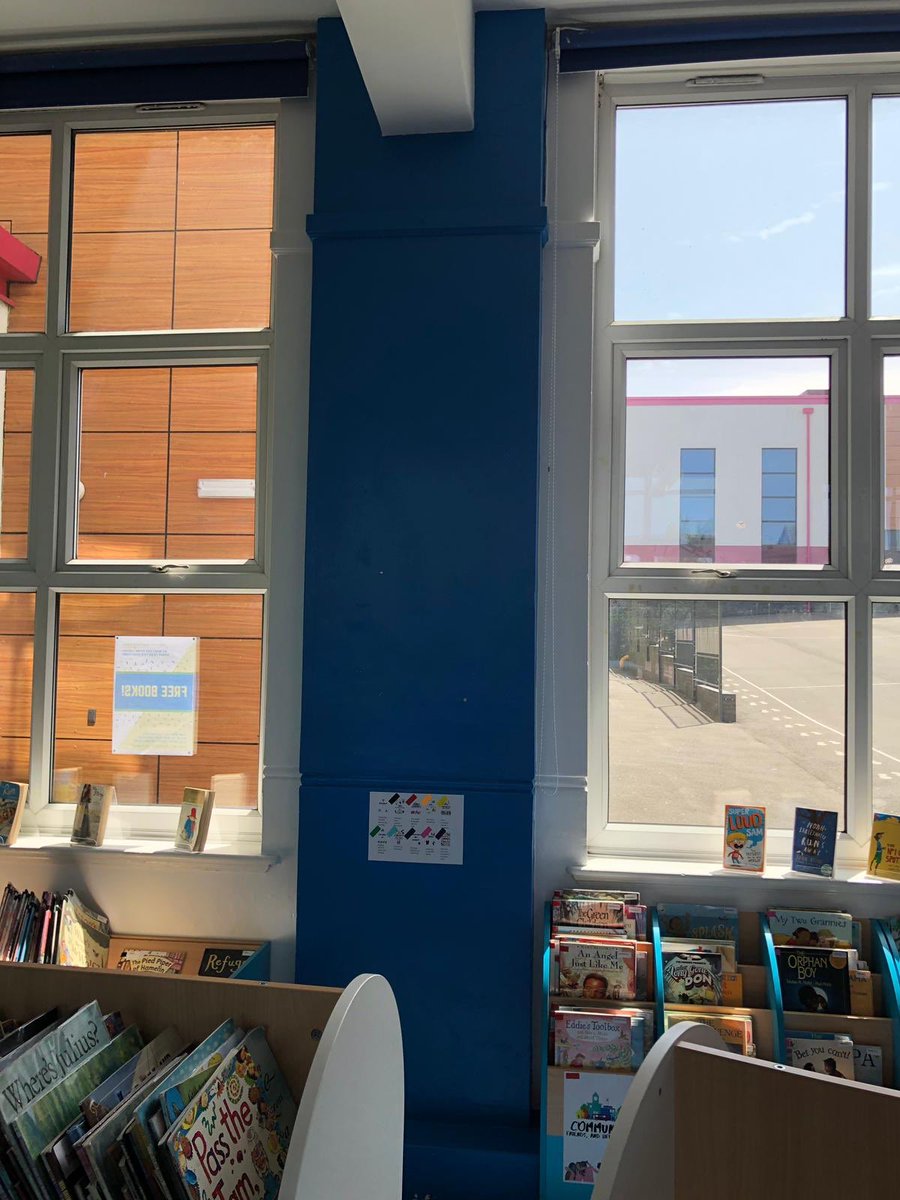 AmesCharley's tweet photo. Before and after pictures, every library deserves a makeover ❤️ #thegraveyardbook and #thehousewithchickenlegs #librarymakeover #painter #designer #book #library https://t.co/SP5W8waJ5r