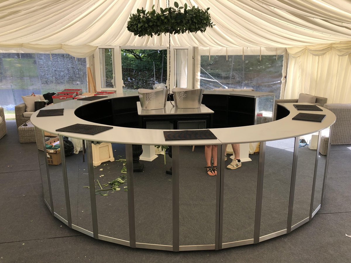 bars2you's tweet image. Check out our new 4m Mirrored Island Bar ready to hire out. Fore inf please contact hire@bars2you.co.uk #mobilebars #bars2you #islandbar #mirroredbar #barhire