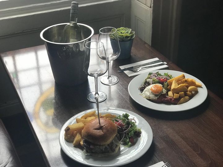 🍷 🍷 🍷 It's your last chance this week to claim a free bottle of wine when you spend over £20 on food.

Running each and every week Monday to Thursday, why not skip on the washing up on mid week night and let us look after you?

We're open from 4pm tonight!