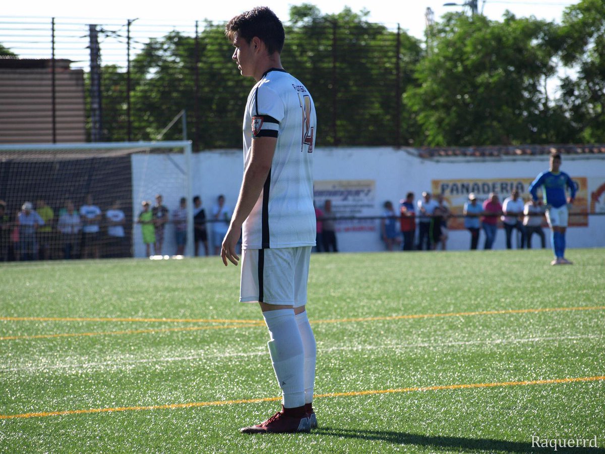 AUTONOMICA

ALONSO MARTIN procedente del equipo JUVENIL formara parte del proyecto 2019/2020.
Polivalente pudiendo jugar central, extremo y lateral.
Suerte en tu nueva temporada
