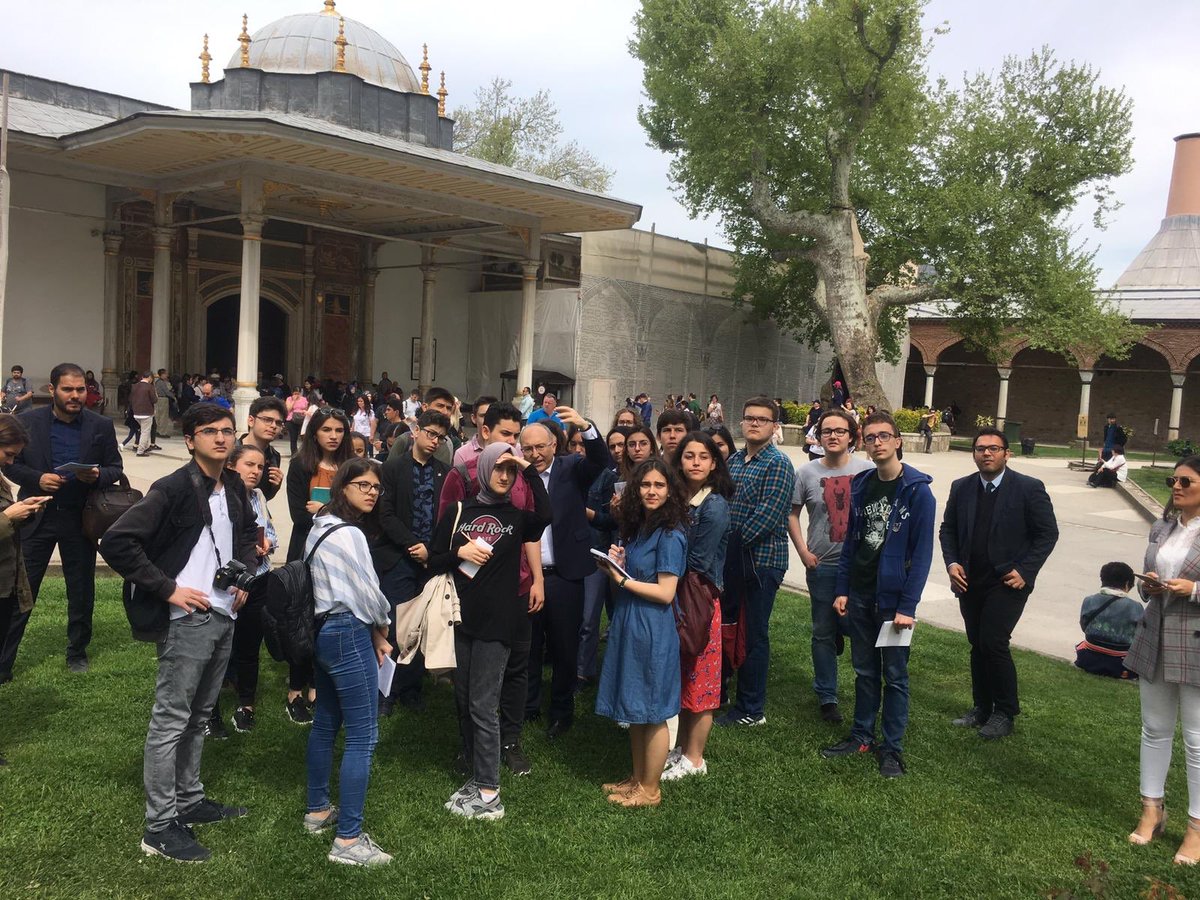 18 yaş üstü Türkiye’de eğitim gören gençlerimiz, 1 yıl boyunca bakanlığımıza bağlı tüm müzeleri sınırsızca gezebileceğiniz müze kart sizler için sadece 30 ₺ ! 

Cebimde müze kart, hayatımda kültür&amp;sanat!