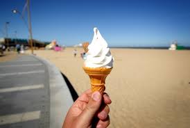 Sun + sand + ice cream + beautiful Norfolk holiday home = the perfect family holiday!
#icecream #beaches #HotHotHot #hottestdayoftheyear @Lakenhamcream @RonaldoIces @WellsBeachCafe @NorfolkBeaches