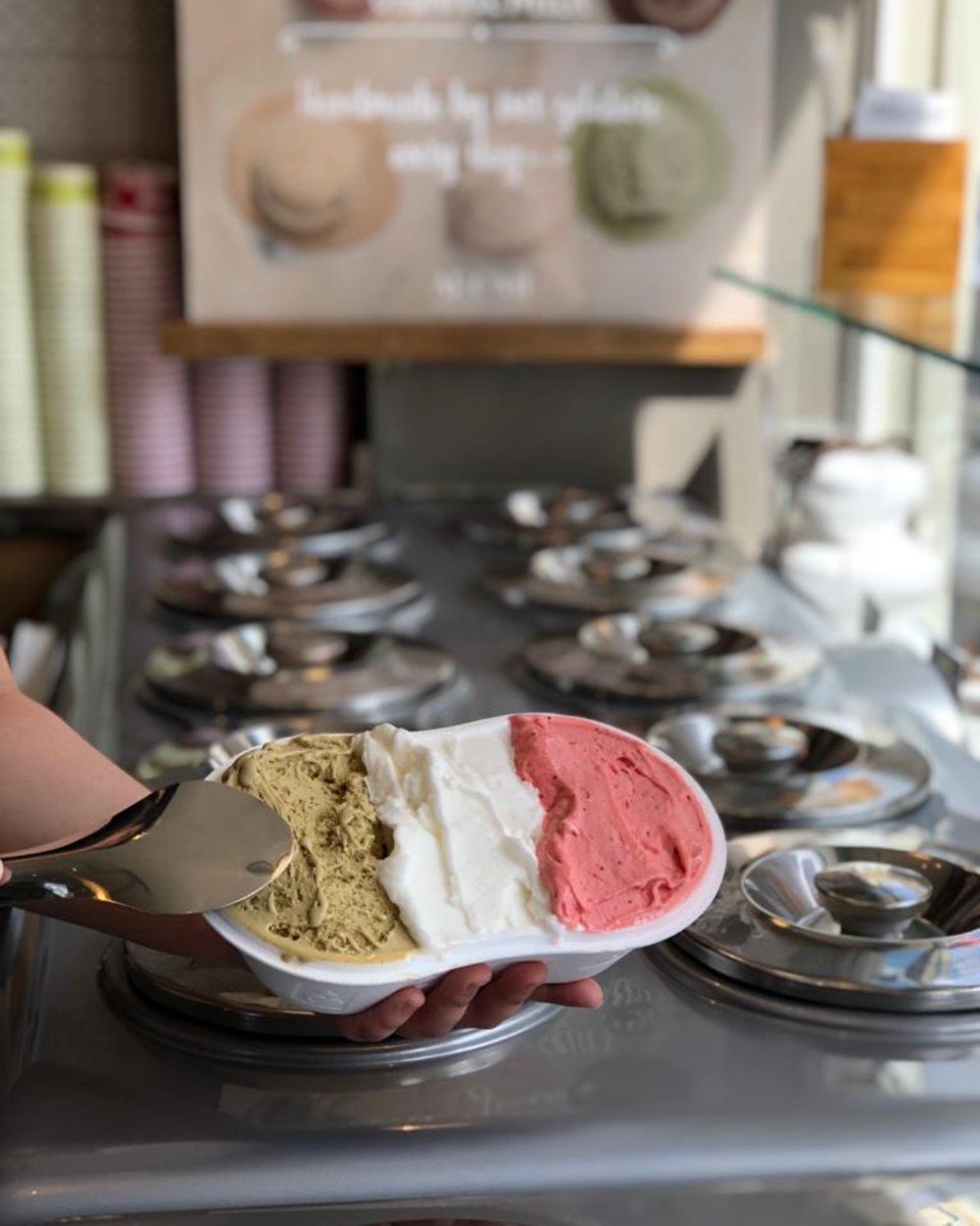 AromiCambridge's tweet photo. School's out! Treat the kids - take home a tub of Sicilian gelato! Choose your flavour - and your flag! #aromigelato #takehometub #siciliansummer https://t.co/cV6se7nYwb