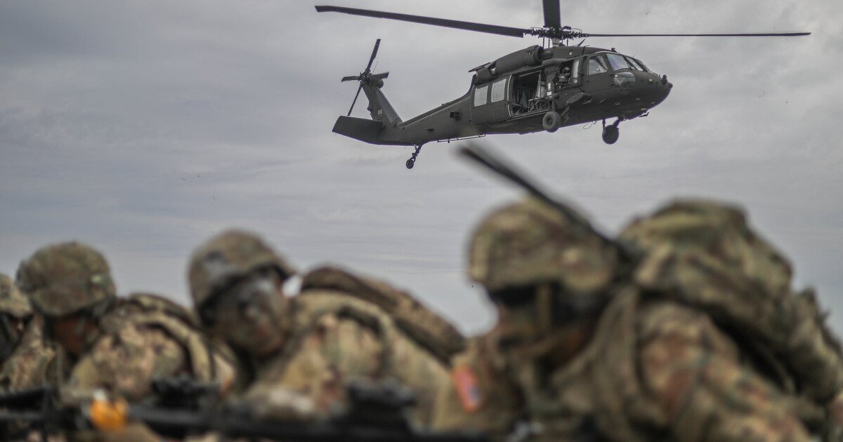 defense_news's tweet image. Congress must fund engine helo tests to ensure the safety of our troops trib.al/BI1Jmjt