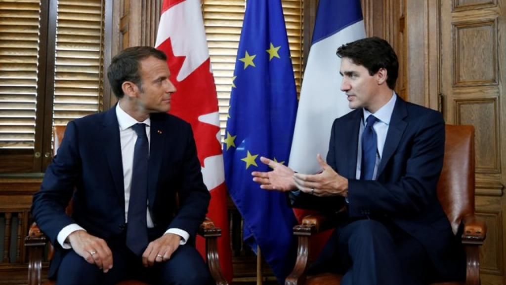 Le premier ministre Justin Trudeau s'entretient avec le président de la #France, Emmanuel Macron. Compte rendu : bit.ly/2K0VPRJ #AmitieCAFR 🇨🇦🤝🇫🇷