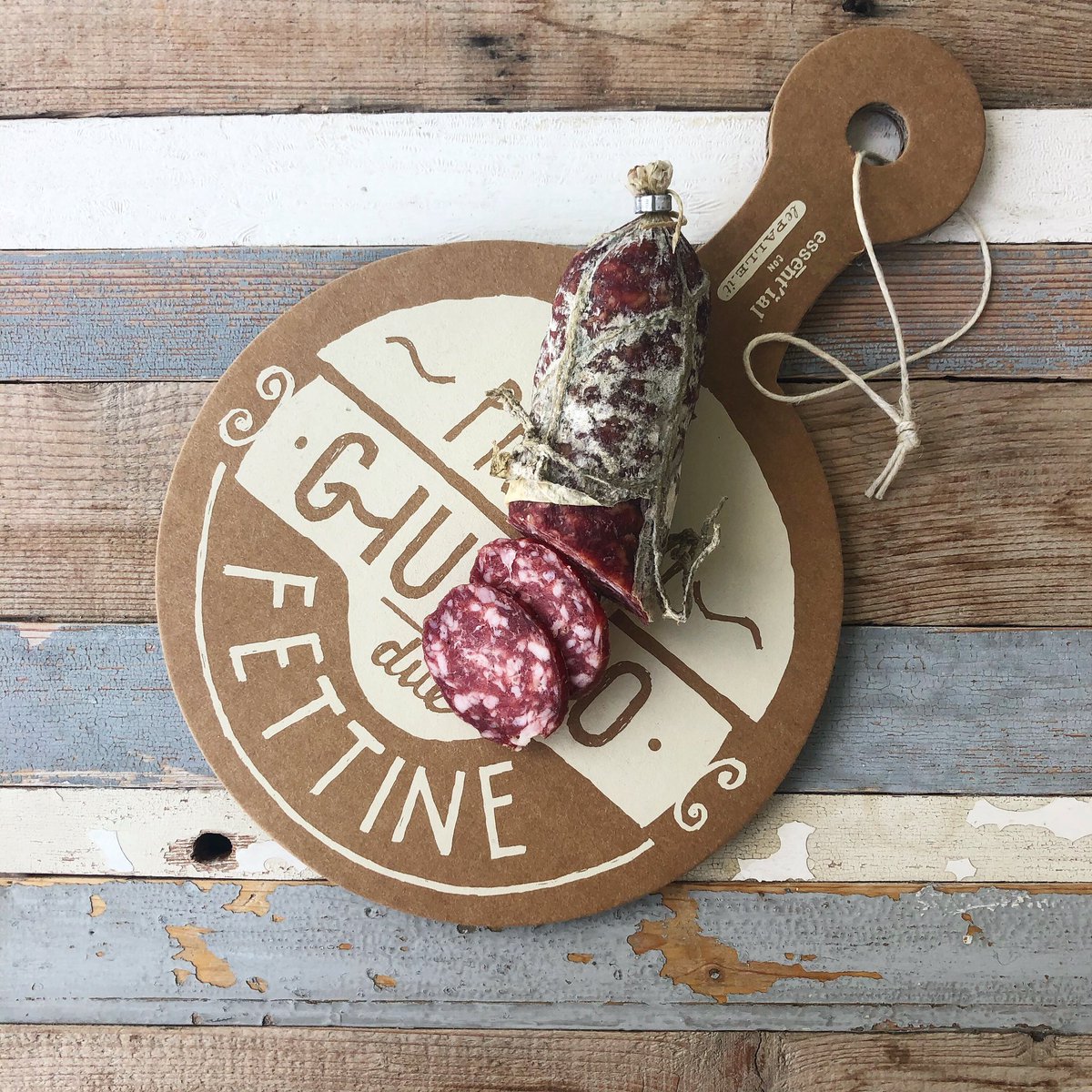 In questi giorni preferisco stare leggero🧘🏻‍♂️NE PRENDO GIUSTO due FETTINE per antipasto e poi si, direi che un piatto di spaghetti🍝ci vuole proprio. Poi una piccola costata 🥩di vitellone con una buona bottiglia🍷 e per finire la torta 🍰 di crema come solo tu sai fare... #LePalle