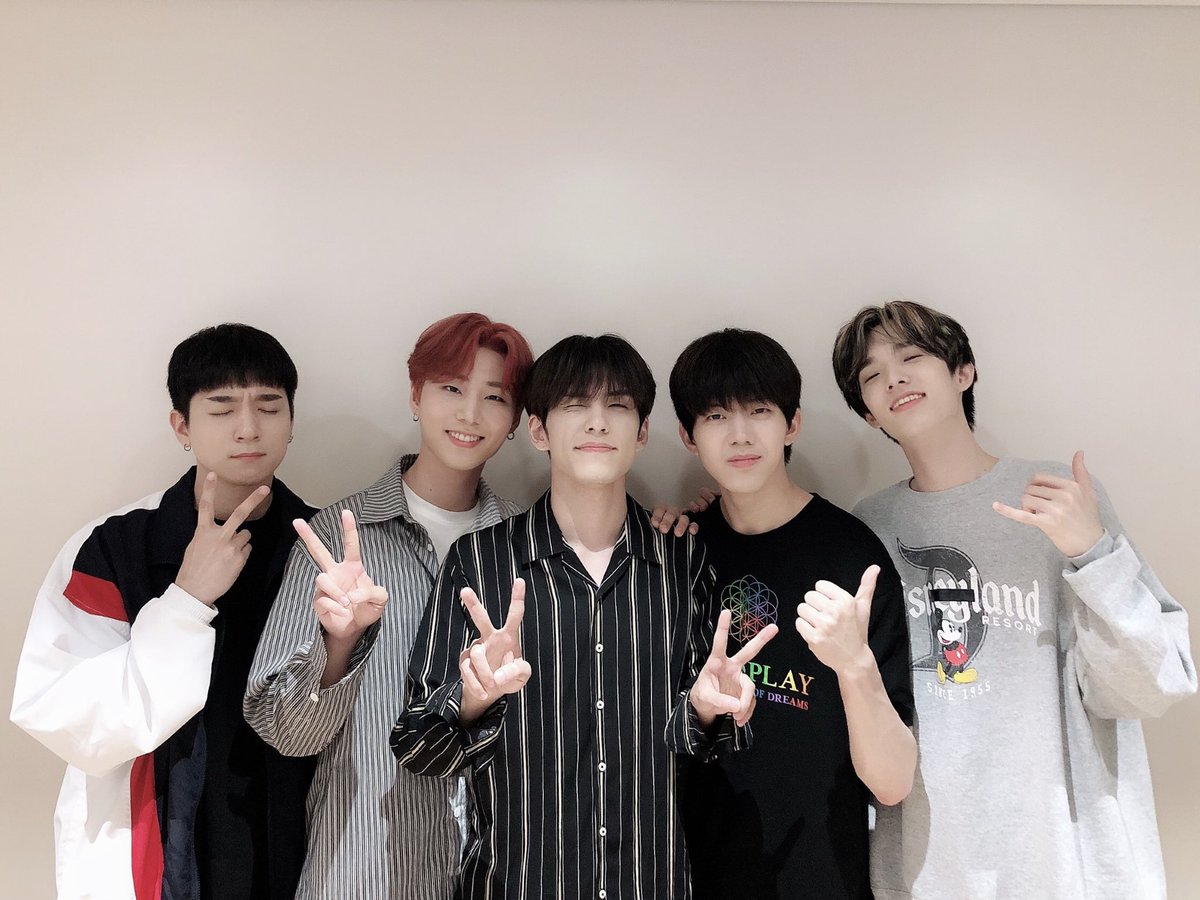 Day6 welcome to the. Day6 корейская группа. K Pop группа day6. Day6 участники. Группа day6 участники.