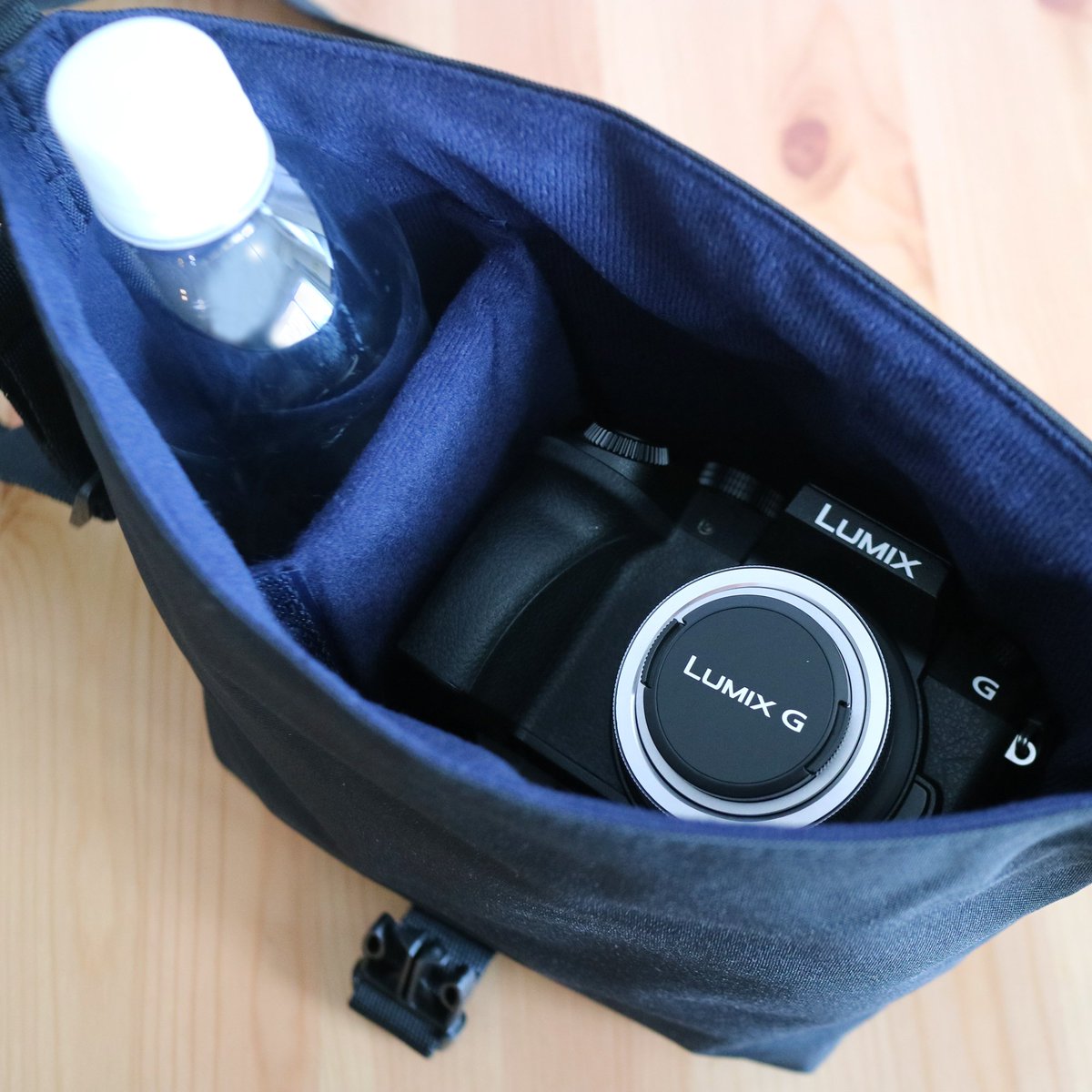 雑誌付録ダイアリー No Twitter Monomaster 9月号の付録 ヴァンヂャケット 仕切りパッド付きショルダーバッグ を開封 仕切りパッドの位置を自由に変えられるため 幅広い用途に対応 仕切りなしで使う場合は長財布が入る大きさです 雑誌付録紹介ブログ T